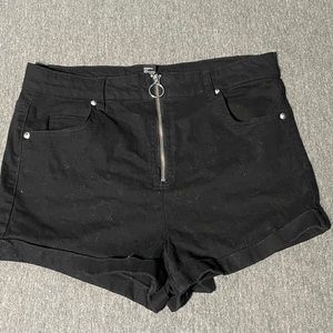 Forever 21 Black Shorts L